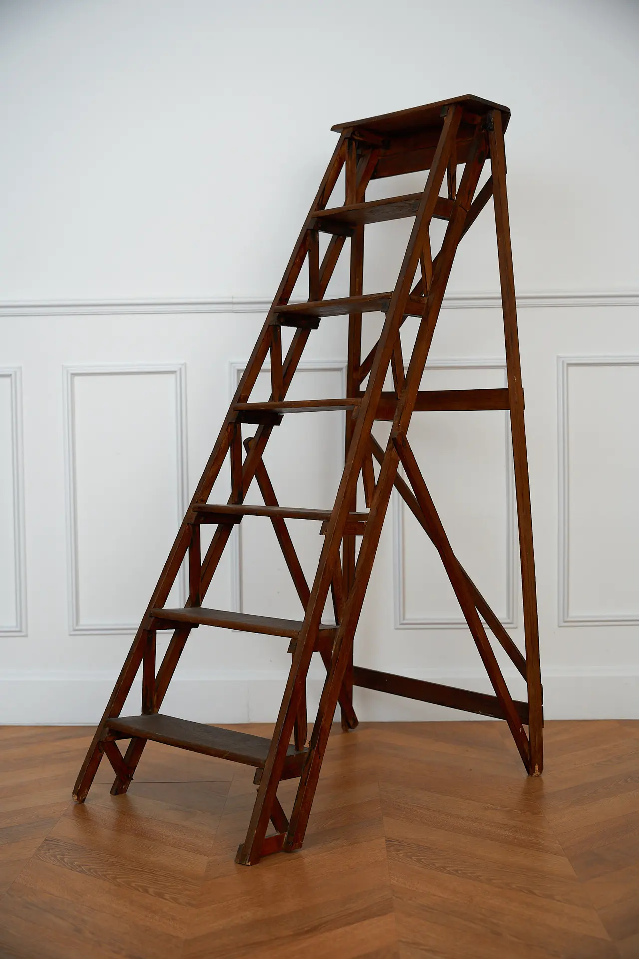 Wooden step ladder