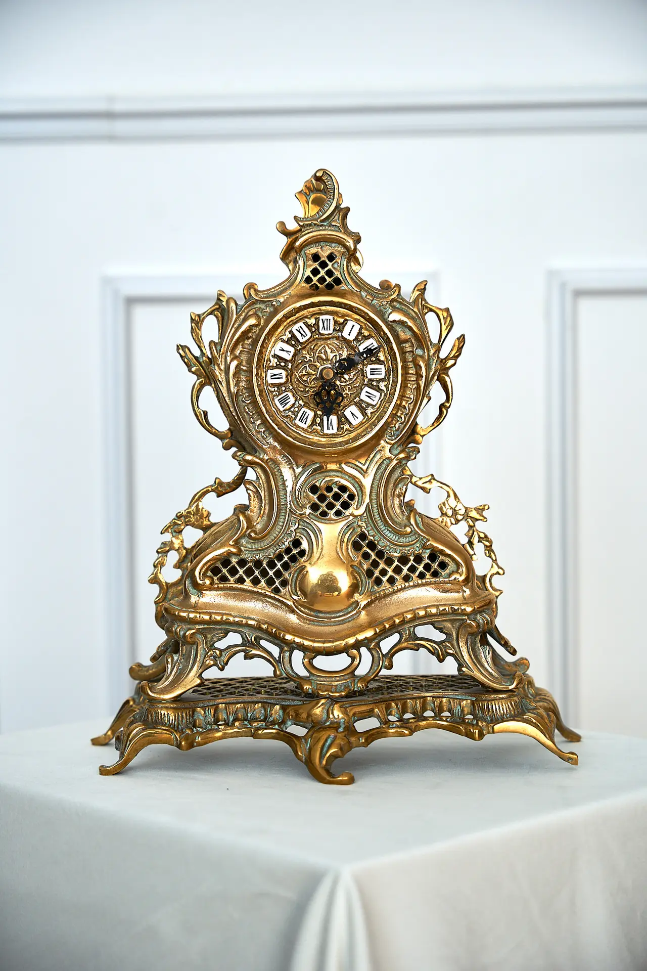 Vintage gilded clock