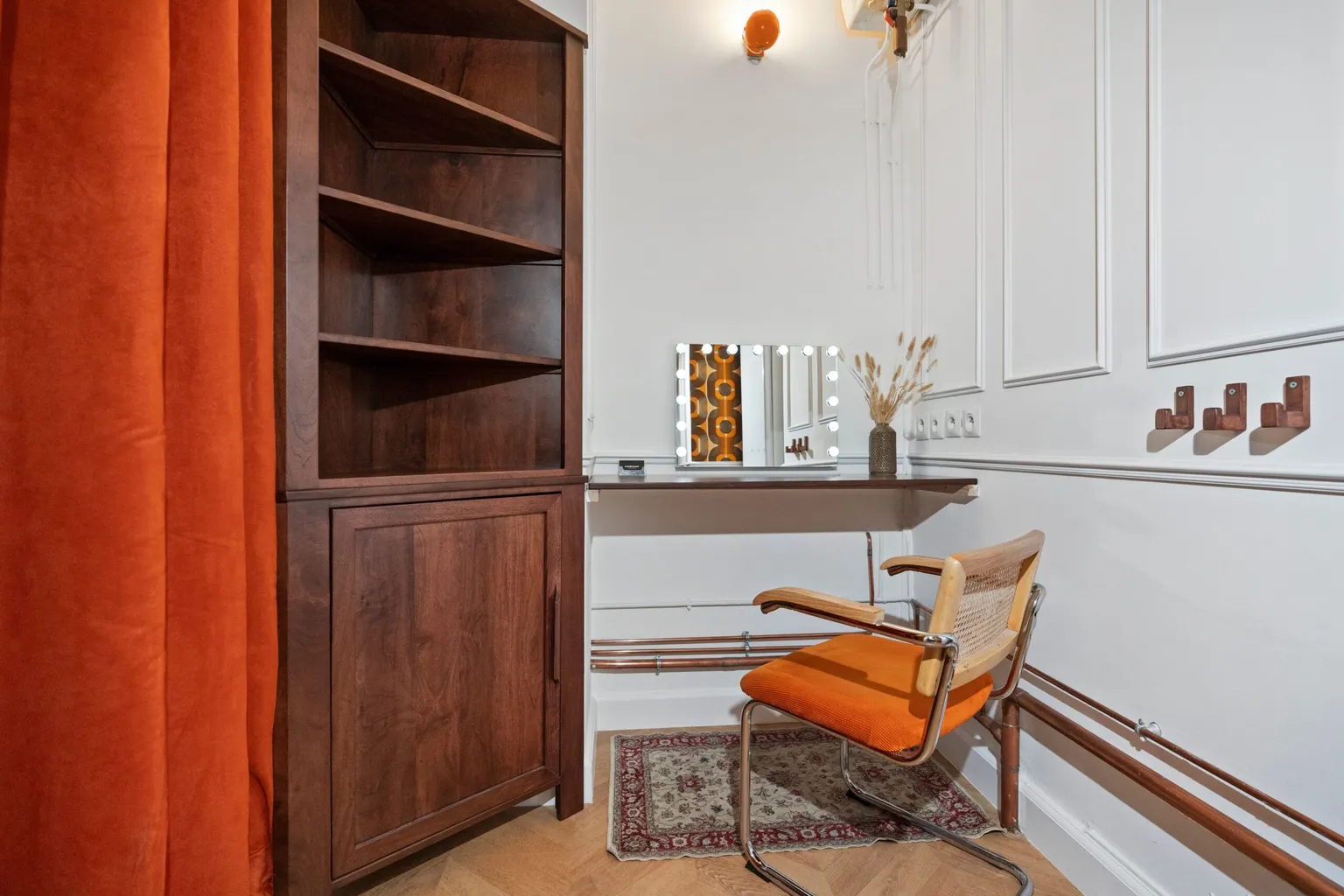 Studio make-up room