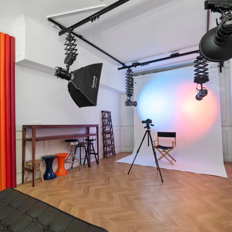 Location studio photo Paris 1er - Le Studio Honoré, espace principal avec verrière